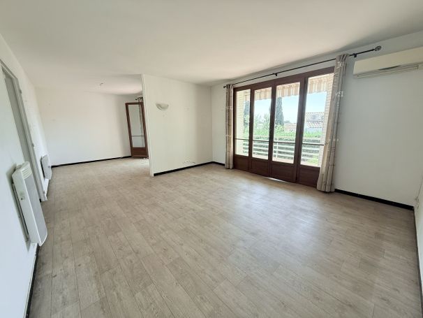 A vendre  Appartement T4 80 M² BORD DE MER Bandol