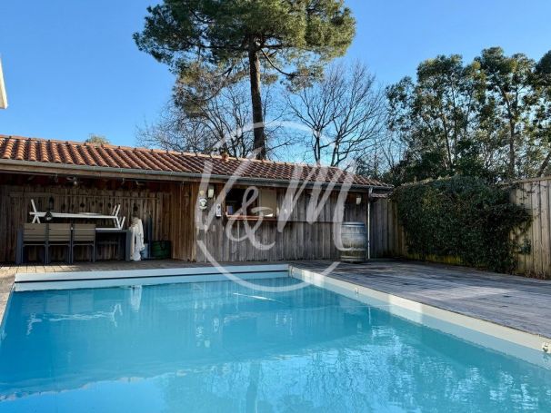 A vendre Elegante villa 6 PIECES 145 M² + garage PISCINE Andernos les bains