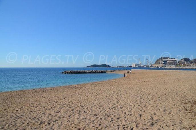A vendre APPARTEMENT DE PRESTIGE T2 45 M2 TERRASSE PIEDS DANS L'EAU LA CIOTAT