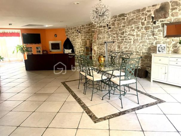 A louer MAISON  DE MAîTRE  TALAIRAN