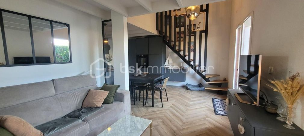 A louer APPARTEMENT T3 50 M2 TERRASSE BORD DE MER VAUX SUR MER