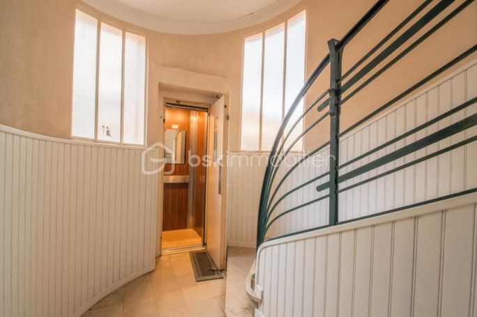 A louer APPARTEMENT NEUF T6 123 M2 TERRASSE BORD DE MER HYERES