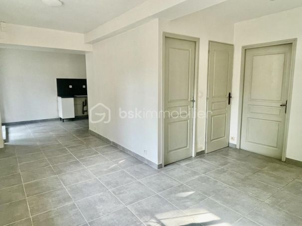 A louer APPARTEMENT T2 42 M2  MEYNES