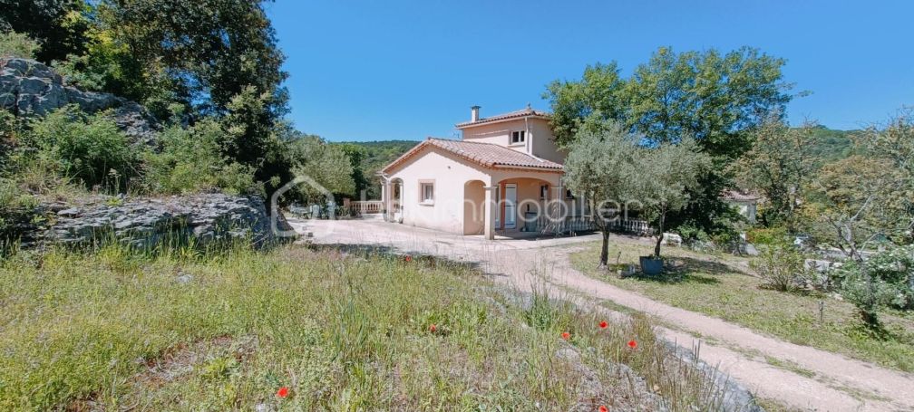A louer MAISON  7 PIECES 175 M2  SAINT MARTIN DE VALGALGUES
