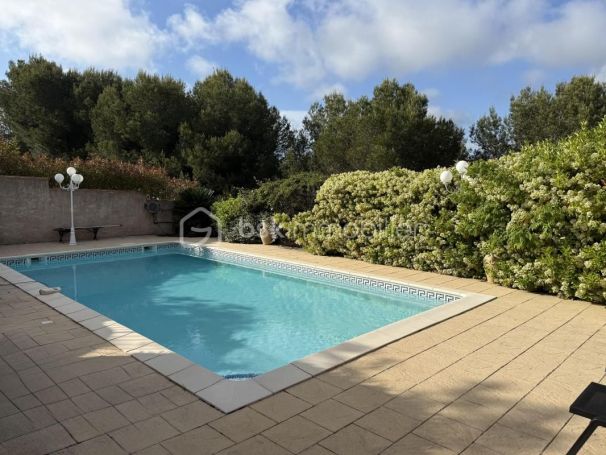 A louer MAISON  4 PIECES 145 M2 BORD DE MER SAUSSET LES PINS