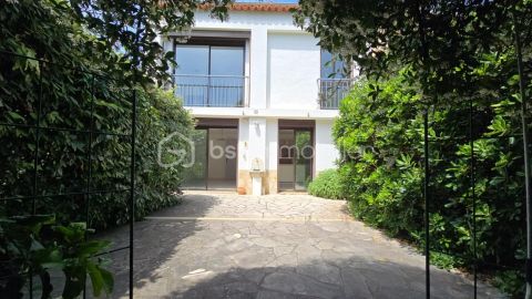 A vendre MAISON  CONTEMPORAINE BORD DE MER SIX FOURS LES PLAGES