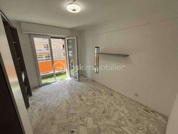 A louer APPARTEMENT T3 55 M2 TERRASSE BORD DE MER LE CANNET