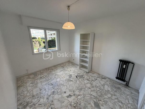 A louer APPARTEMENT T3 55 M2 TERRASSE BORD DE MER LE CANNET