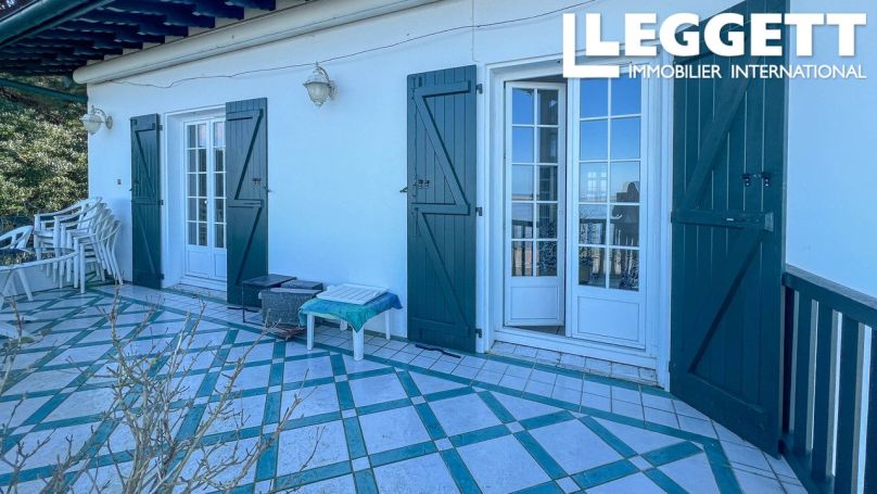 A louer APPARTEMENT DE PRESTIGE T4 87 M2 TERRASSE PIEDS DANS L'EAU CIBOURE