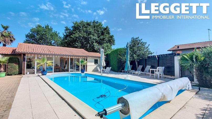 A vendre Maison 5 PIECES Double Garage  Piscine sur un terrain de 2030 M² La Teste De Buch