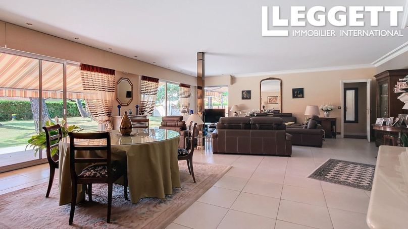A vendre Maison 5 PIECES Double Garage  Piscine sur un terrain de 2030 M² La Teste De Buch