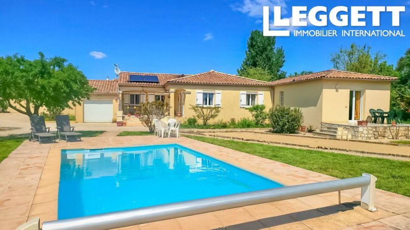 A vendre  Maison avec 4 chambres, 2 salles de bains grand jardin cloture et piscine  Saint Jean De Maruejols Et Avejan