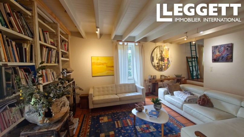 A vendre LONGèRE  9 PIECES 229 M2  CHAILLE LES MARAIS