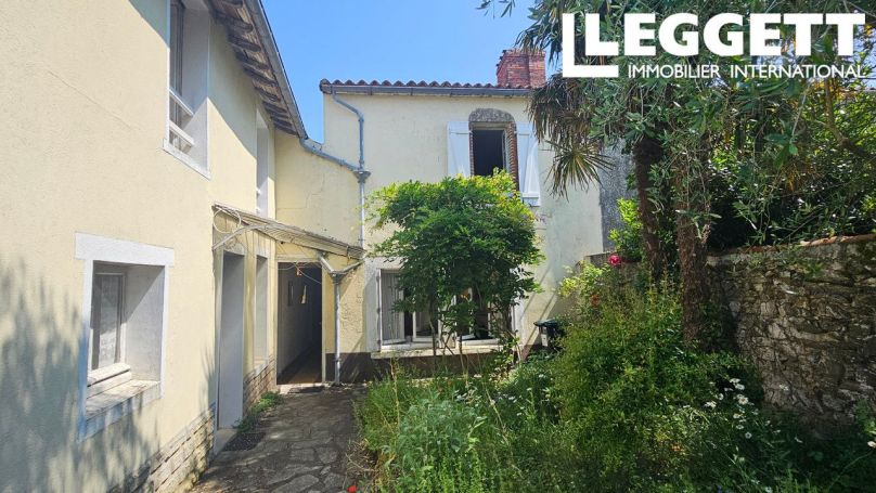 A vendre Maison de village 7 PIECES A RENOVER Mouilleron Saint Germain