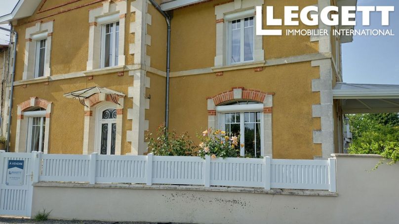 A louer MAISON  DE MAîTRE  BLAYE