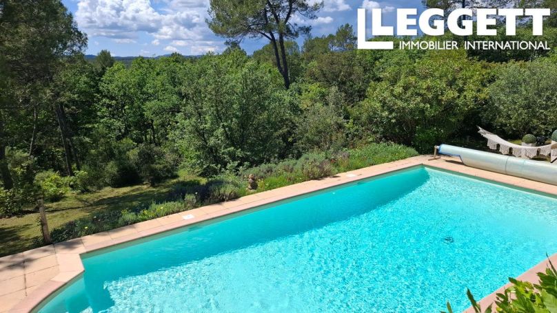 A louer APPARTEMENT  234 M2  ENTRECASTEAUX