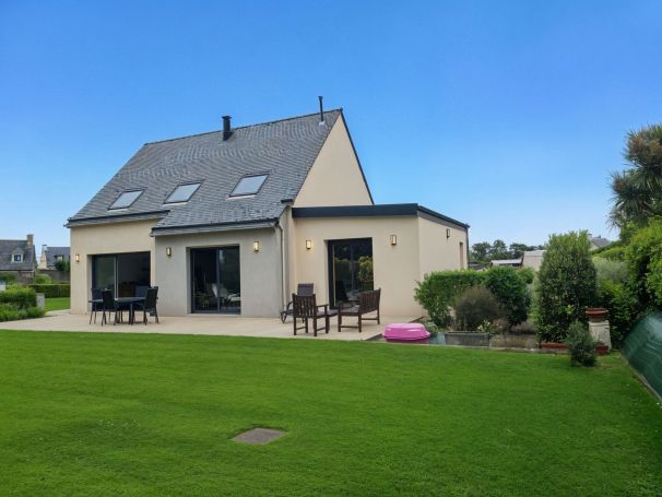 A vendre AGREABLE Maison rEcente 5 PIECES PROCHE de la plage Plouescat