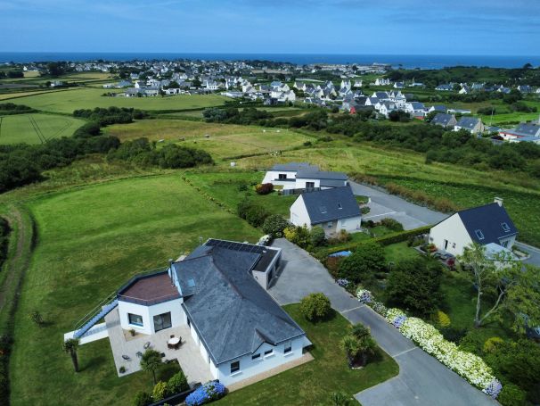 A vendre MAGNIFIQUE Maison 9 PIECES bord de mer Plouguerneau