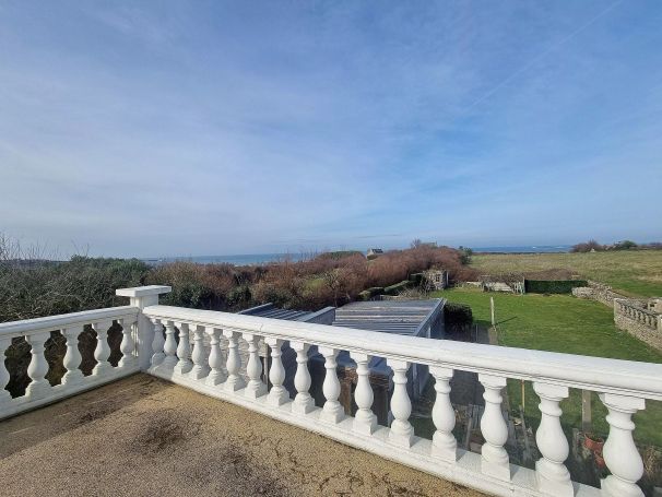 A vendre Maison en pierres 6 PIECES Vue mer ET PLAGE A PIEDS SIBIRIL
