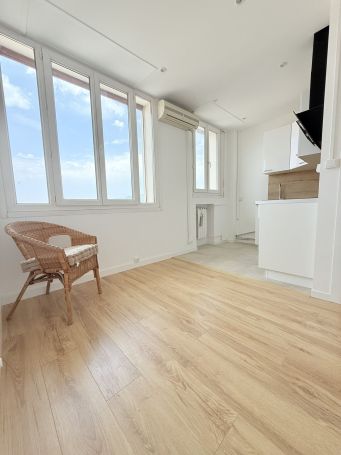 A vendre Appartement T2 DERNIER ETAGE CENTRE VILLE Toulon