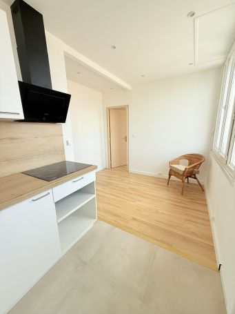 A vendre Appartement T2 DERNIER ETAGE CENTRE VILLE Toulon
