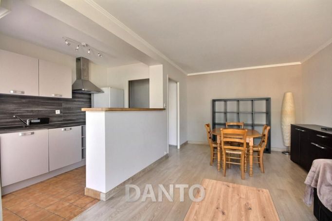 A louer APPARTEMENT T3 52 M2 TERRASSE BORD DE MER PORNICHET