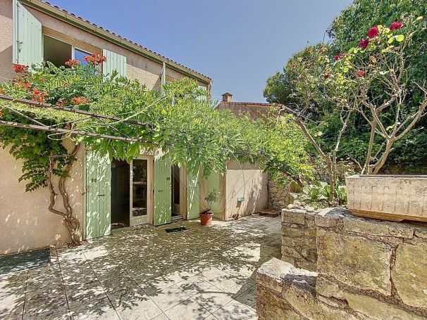 A louer MAISON  5 PIECES 109 M2  NIMES