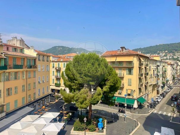 A louer APPARTEMENT DE PRESTIGE T4 104 M2 BORD DE MER NICE