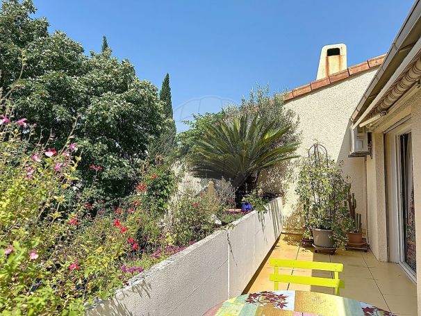 A louer APPARTEMENT T4 84 M2 TERRASSE  NIMES