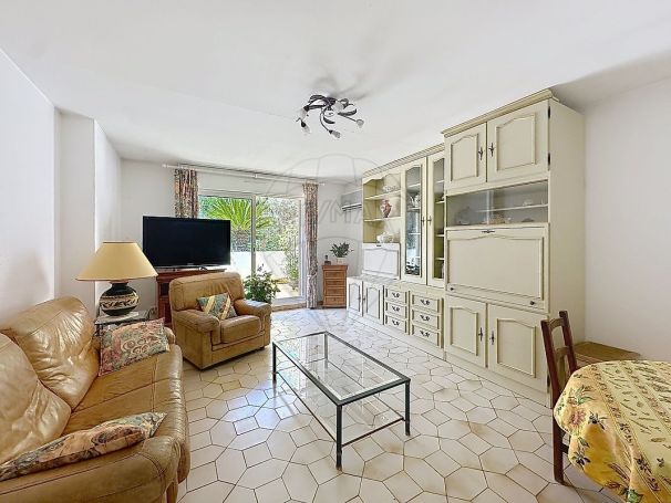 A louer APPARTEMENT T4 84 M2 TERRASSE  NIMES