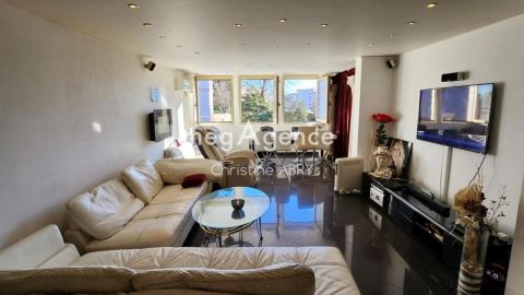 A louer LOFT T3 114 M2 BORD DE MER MANDELIEU LA NAPOULE