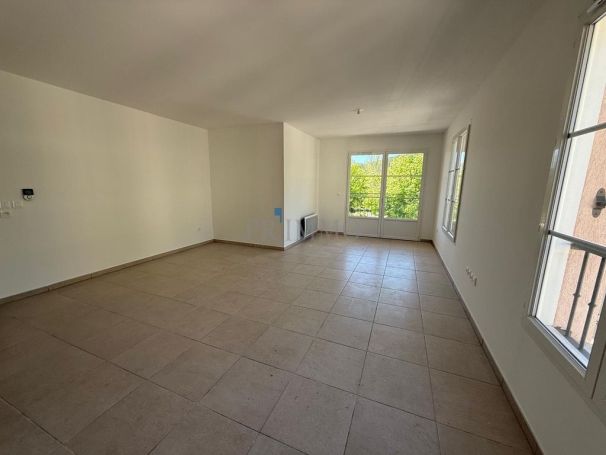 A louer APPARTEMENT NEUF T3 71 M2  TARADEAU