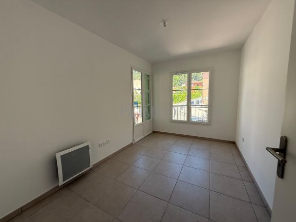 A louer APPARTEMENT NEUF T3 68 M2  TARADEAU