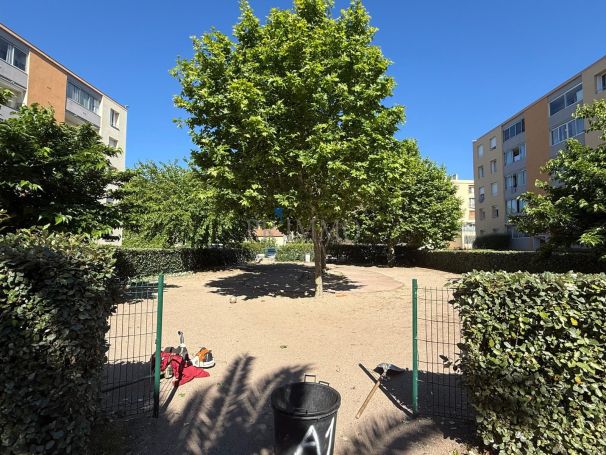 A louer APPARTEMENT NEUF T3 60 M2 PLAGE à PIED FREJUS
