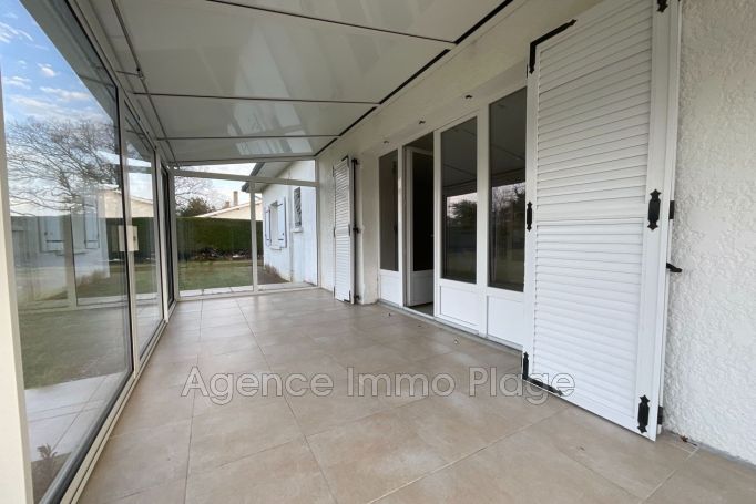 A louer MAISON  CONTEMPORAINE  LESPARRE MEDOC Centre-ville