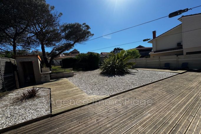 A louer MAISON  10 PIECES 106 M2 BORD DE MER LACANAU
