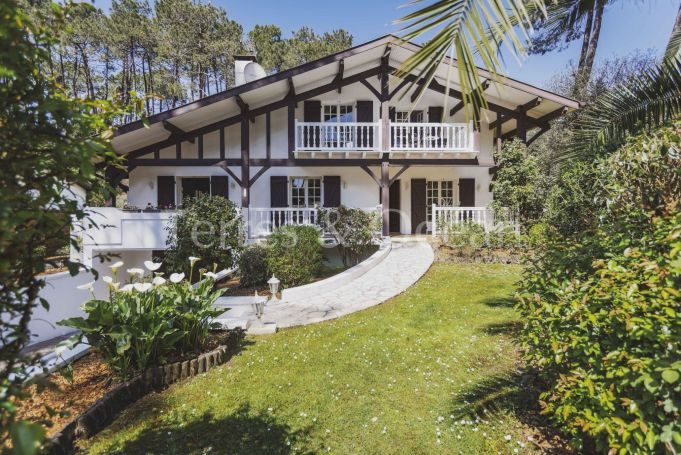 A louer MAISON  7 PIECES 220 M2  SOORTS HOSSEGOR Centre-ville - lac - fôret