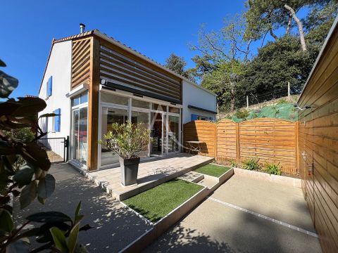 A vendre MAISON  4 PIECES 70 M2 BORD DE MER LONGEVILLE SUR MER