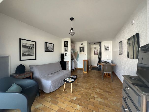 A louer STUDIO  22 M2 BORD DE MER LONGEVILLE SUR MER