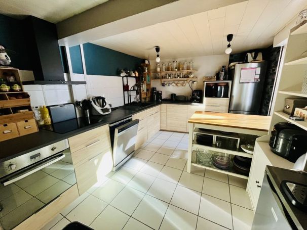 A louer MAISON  CONTEMPORAINE BORD DE MER AMBARES ET LAGRAVE