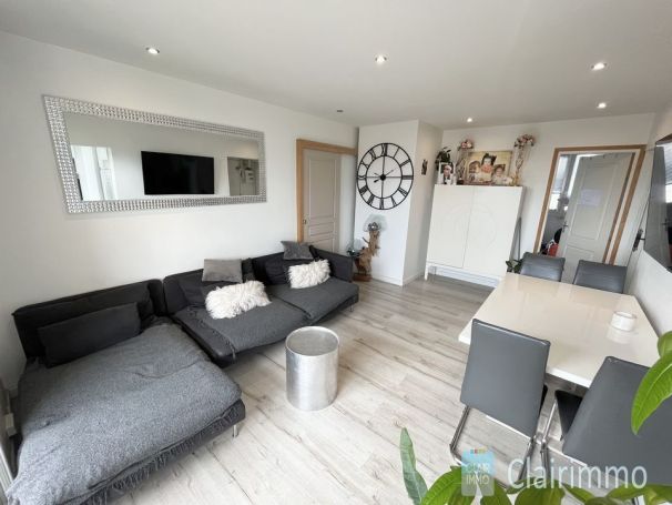 A louer APPARTEMENT T5 77 M2  MARSEILLE 13EME