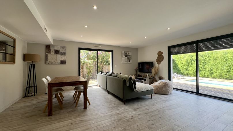 A vendre NOUVEAU ! VILLA T6 PISCINE