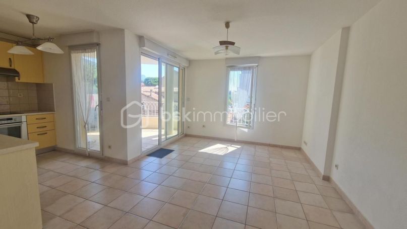 A louer APPARTEMENT T3 52 M2 TERRASSE BORD DE MER TOULON