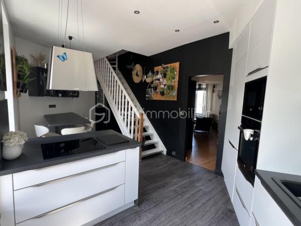 A louer APPARTEMENT T5 120 M2 BORD DE MER LE PORTEL