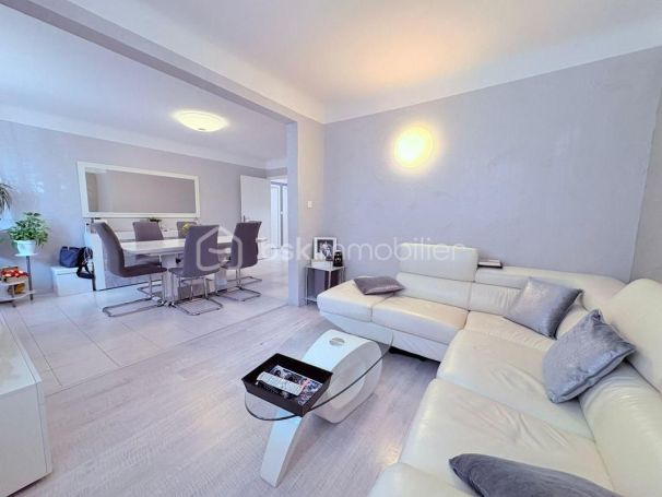A louer APPARTEMENT NEUF T3 67 M2 BORD DE MER NICE