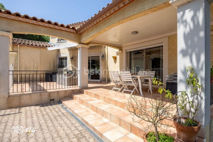A louer MAISON  5 PIECES 168 M2  RESTINCLIERES