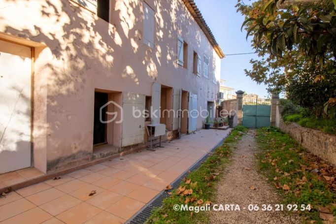 A louer APPARTEMENT T3 96 M2 BORD DE MER SIX FOURS LES PLAGES