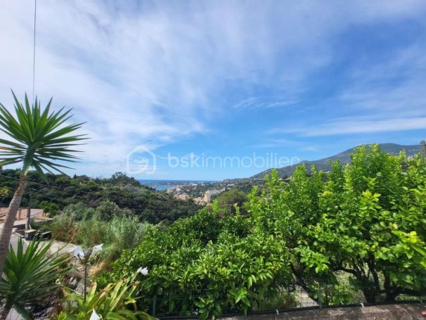 A louer MAISON  5 PIECES 247 M2  CASTELLAR