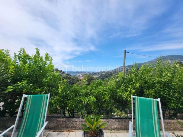 A louer MAISON  5 PIECES 247 M2  CASTELLAR