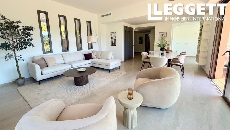 A louer MAISON  4 PIECES 141 M2  MOUGINS